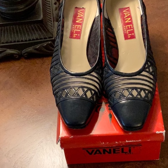 Navy Kid Mesh Pumps - Picture 6 of 6